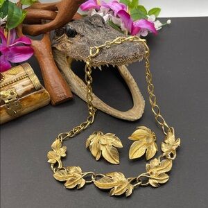 Trifari Kino Matsumoto necklace and earring set vintage C11